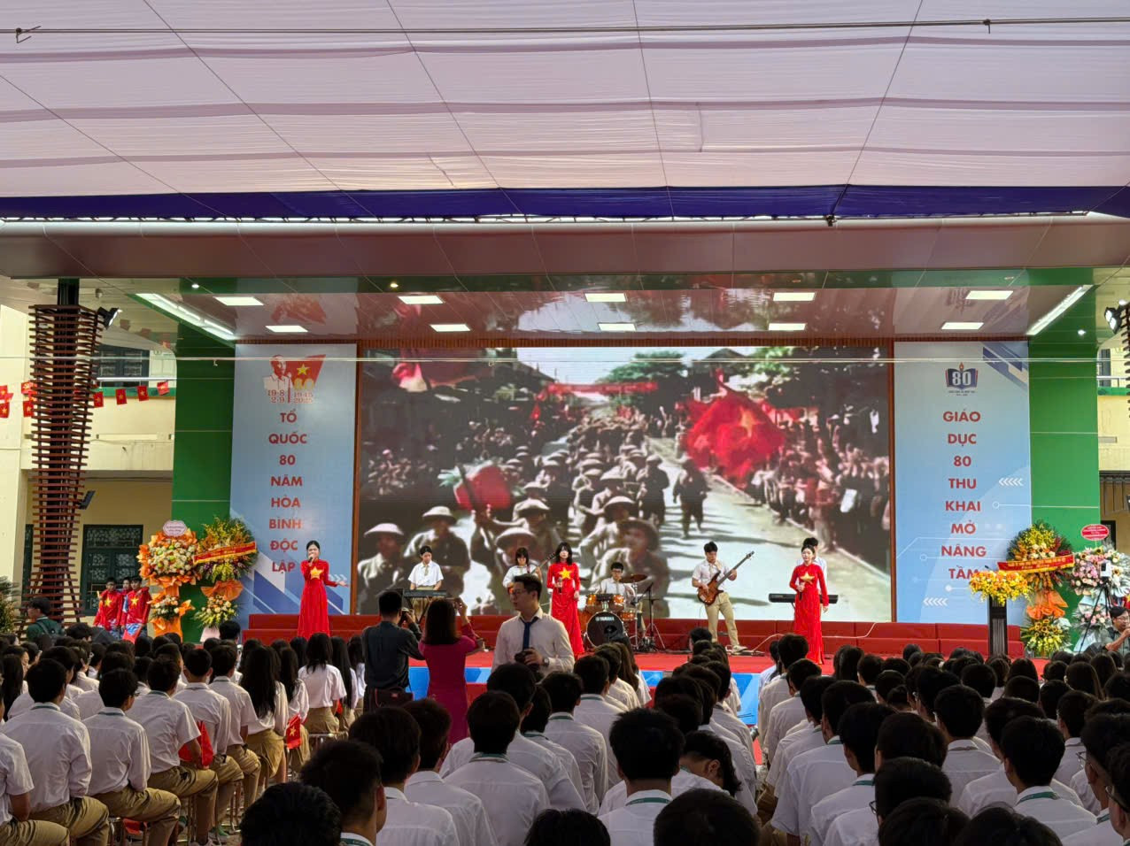 Lễ khai giảng đặc biệt của gần 27 triệu học sinh, giáo viên - Ảnh 47. Lễ khai giảng đặc biệt của gần 27 triệu học sinh, giáo viên - Ảnh 47.