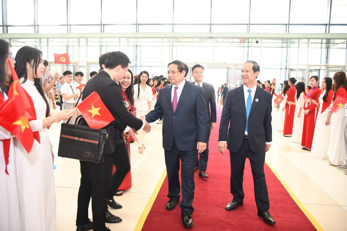 Lễ khai giảng đặc biệt của gần 27 triệu học sinh, giáo viên - Ảnh 13. Lễ khai giảng đặc biệt của gần 27 triệu học sinh, giáo viên - Ảnh 13.