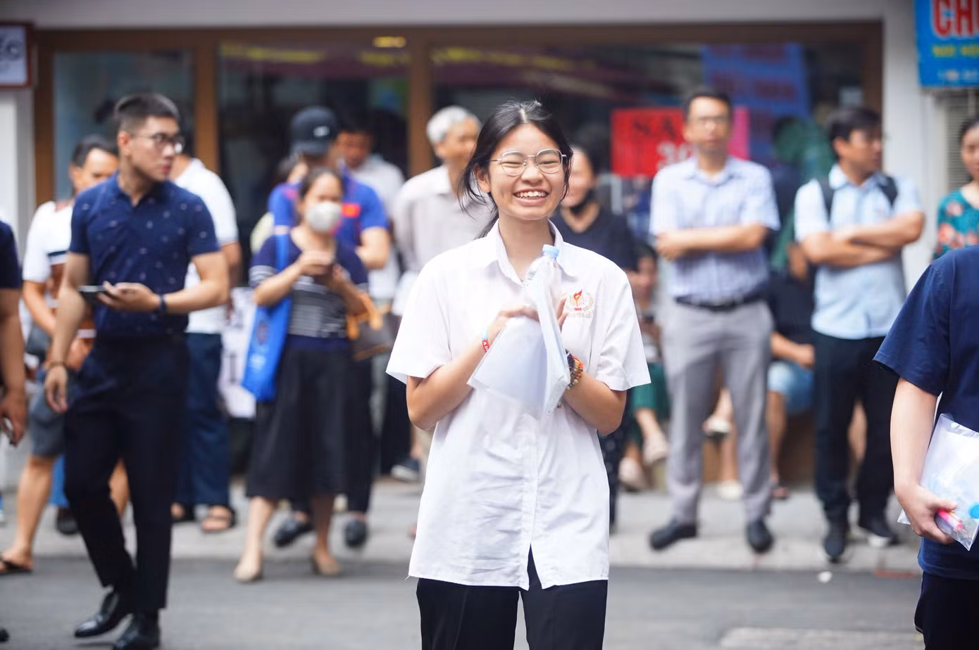 Gần 125.000 thí sinh Hà Nội làm bài thi Ngữ văn vào lớp 10 - 15
