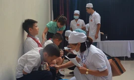 Tranh cãi nguồn gây ngộ độc thực phẩm cho gần 40 học sinh ở Quảng Trị 