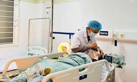 Hai người ở Quảng Trị nguy kịch vì sưởi than trong phòng kín 