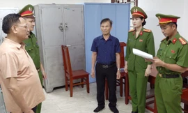 Bắt khẩn cấp 'bầu' Đoan 