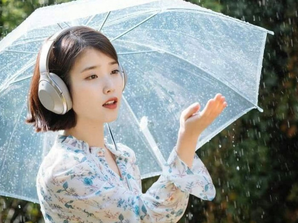 Dù có bao lời mời gọi, IU vẫn quyết gắn bó với công ty cũ vì lý do này