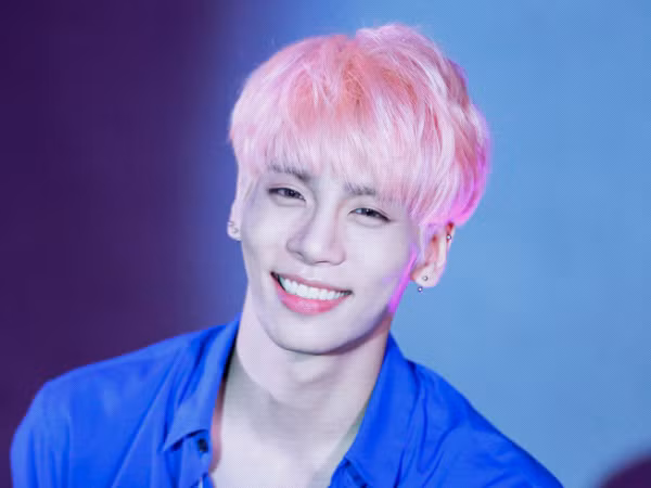 Nghệ sĩ nhà SM "đóng băng" mọi hoạt động trước sự qua đời đột ngột của Jonghyun (SHINee)