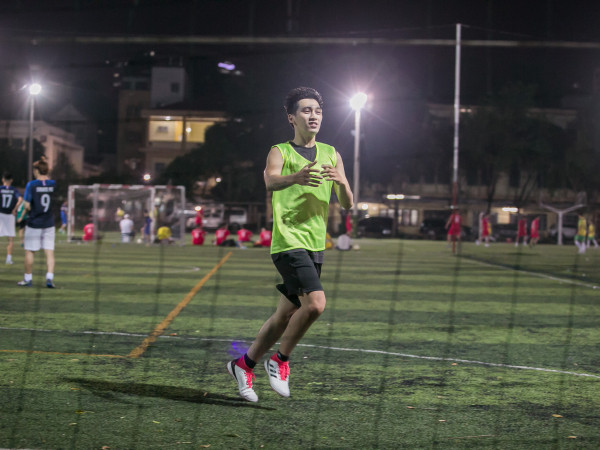 Tronie Ngô tiết lộ lý do sống khép kín và niềm đam mê với bóng đá