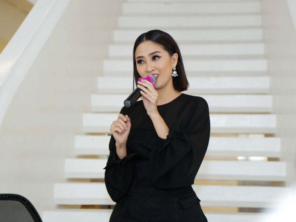 MC Liêu Hà Trinh trình làng truyện ngắn "Nợ nhau lời tạm biệt - Căn hộ 0-1-Ai"