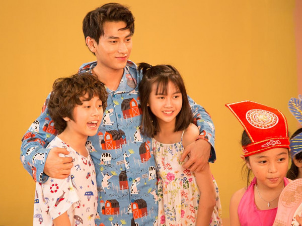 Giám khảo Isaac hội ngộ “cô bé triệu view” Bảo An, “soái ca nhí” Gia Khiêm trong MV mới
