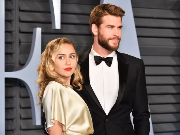 Miley Cyrus chính thức xác nhận đã kết hôn với Liam Hemsworth
