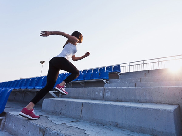 Người duy nhất bạn luôn cần vượt qua, là chính bản thân mình!