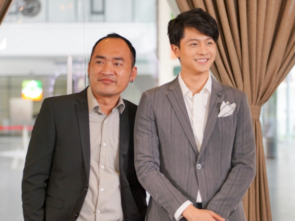 Tiến Luật và Harry Lu như hình với bóng trong "Thật Tuyệt Vời Khi Ở Bên Em"