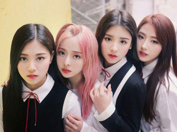 Nhóm LOOΠΔ còn chưa chính thức ra mắt, đã mất điểm vì fan quá khích đi “spam” khắp nơi