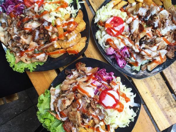 Trưa nay "măm" gì: Ăn mãi không hết suất doner kebab lừng danh phố Lương Ngọc Quyến