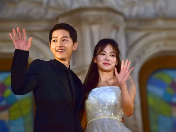 Nhân một năm ngày cưới, nhìn lại bí quyết hạnh phúc của Song Joong Ki - Song Hye Kyo