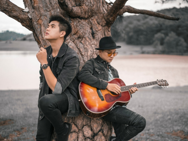 Chàng trai Giọng hát Việt từng khiến các HLV giành giật hợp tác cùng producer trẻ Tín Lê