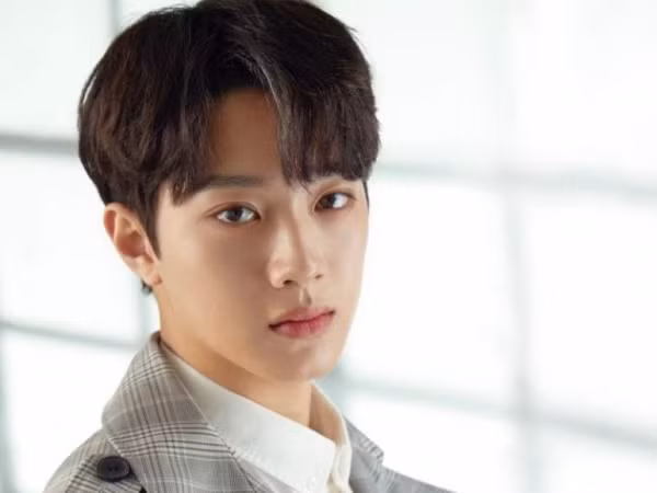 Cube Ent đã làm gì khiến Lai Guan Lin bất ngờ nộp đơn muốn chấm dứt hợp đồng?