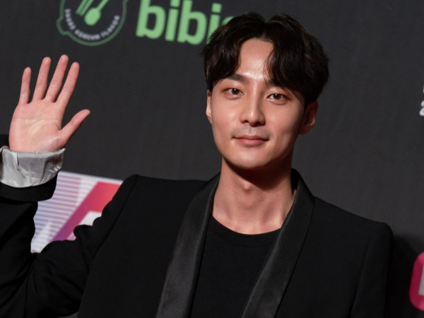 Đến cha của Roy Kim cũng xấu hổ với những gì con trai mình đã gây ra