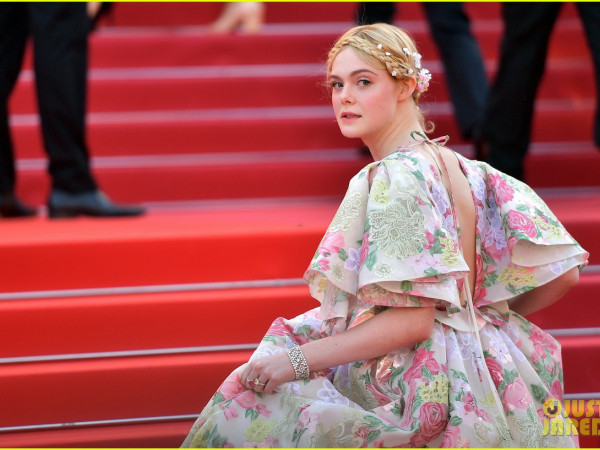 Nếu thế giới cần một nàng tiên hoa xinh đẹp, thì Elle Fanning chính là cô gái ấy