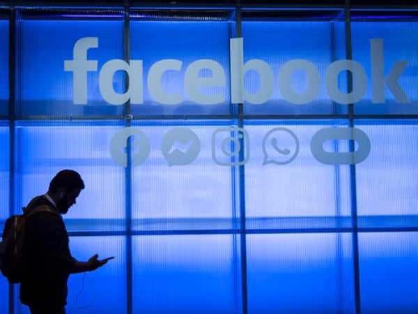 Đây là lý do tại sao bạn không nên kết bạn với người lạ trên Facebook