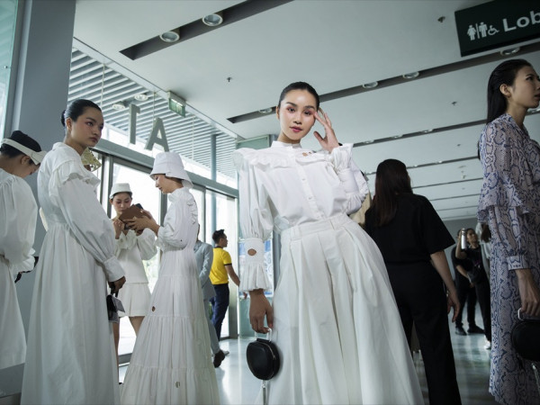 Đêm diễn thời trang "Cục Im Lặng" của NTK Công Trí kết lại một năm 2019 viên mãn