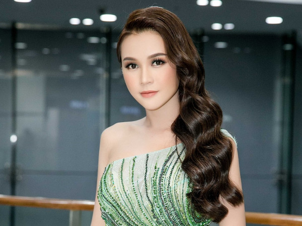 Sam xuất hiện lộng lẫy tại sự kiện, hé lộ vai diễn kết đôi cùng Trường Giang