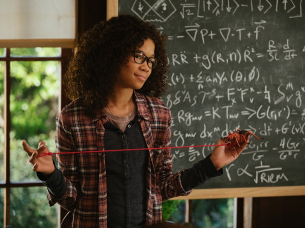 Bom tấn kỳ ảo "Nếp Gấp Thời Gian" hé lộ hành trình du hành không gian của nữ anh hùng nhí 