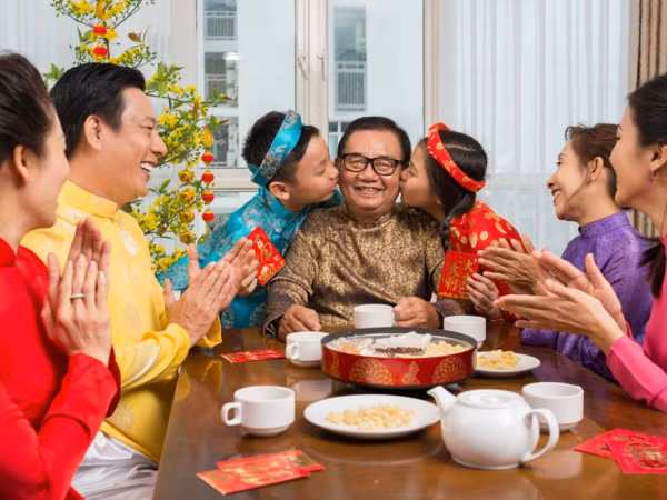 Tết này mua gì để tặng gia đình?