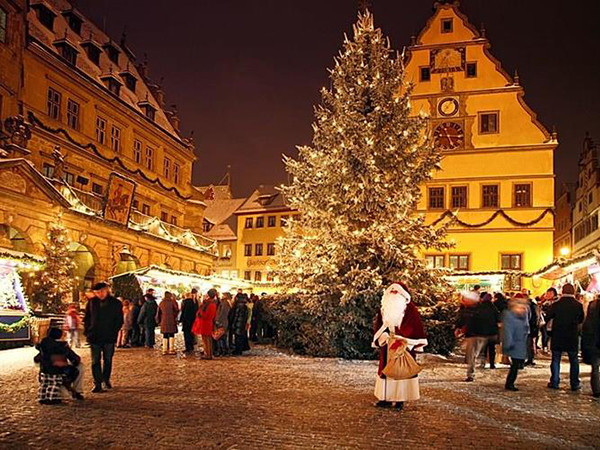 Đức: Cấm trẻ em gửi thư cho Ông già Noel đòi quà Giáng sinh