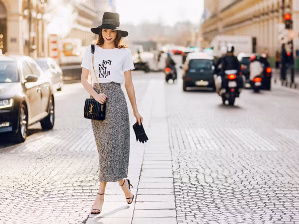 Hồ Ngọc Hà hóa quý cô sành điệu giữa đường phố Paris