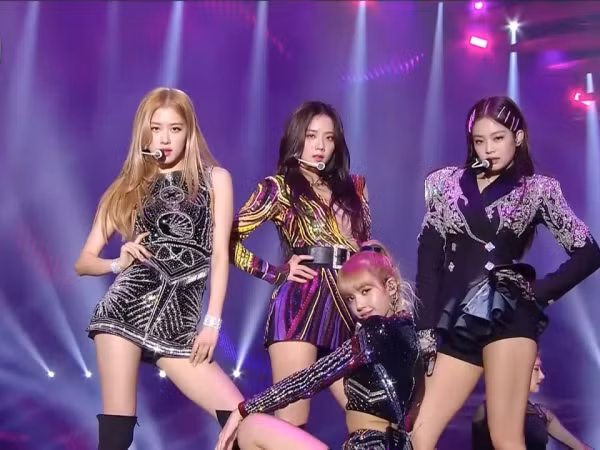 BLACKPINK vừa xác nhận comeback, cổ phiếu YG tăng vọt