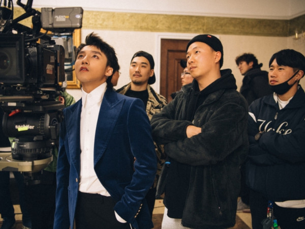 Sơn Tùng M-TP lần đầu tiết lộ hình ảnh hậu trường đặc biệt của MV "Chạy ngay đi"