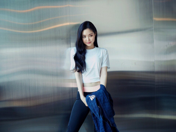 Bí quyết trở thành “Nữ hoàng legging” của Naeun (Apink) chỉ gói gọn trong một từ 