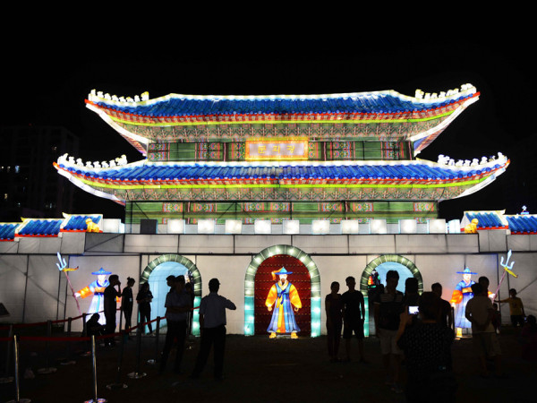 Nghỉ lễ chơi gì: Lễ hội ánh sáng, khinh khí cầu và nhiều hoạt động thú vị khác đang chờ bạn 