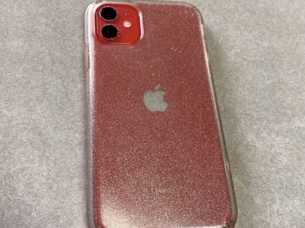 iPhone 11 ngâm dưới đáy hồ suốt 2 tháng vẫn sử dụng được bình thường