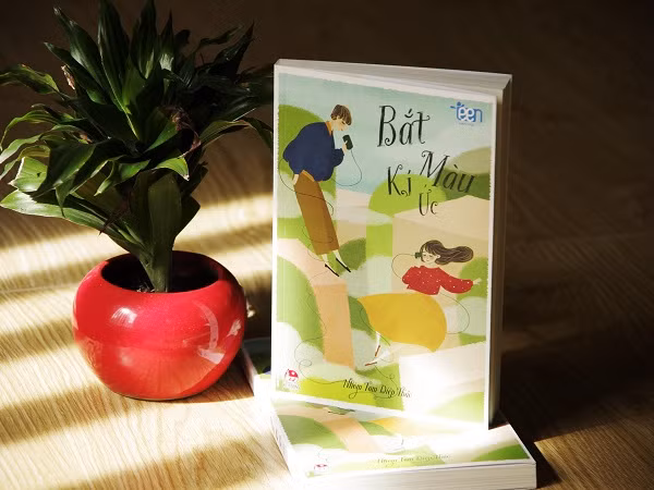 H2T Book Club: "Bắt màu kí ức" - mỗi kỉ niệm tình yêu là một sắc màu