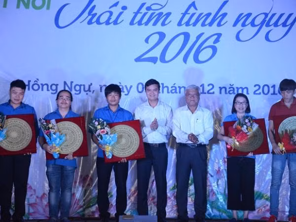  “Kết nối trái tim tình nguyện” đến với bà con tại các xã ở Đồng Tháp