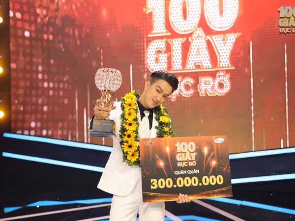 Titi đăng quang "100 Giây Rực Rỡ", xúc động gửi lời cám ơn mẹ và người bố đã khuất