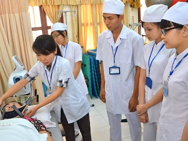 Việc tăng học phí của ĐH Y khoa Phạm Ngọc Thạch: Không hề "phân biệt vùng miền" 