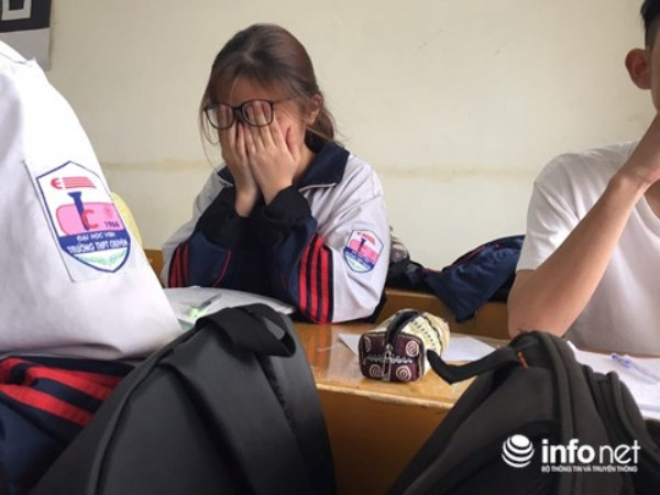 Báo động tình trạng rối loạn tâm lý ở học sinh do áp lực học hành, thi cử