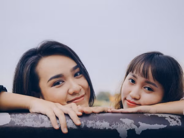 Rung rinh với bộ ảnh “dễ cưng” của cặp đôi bạn thân: “Cậu mãi là thanh xuân của mình”