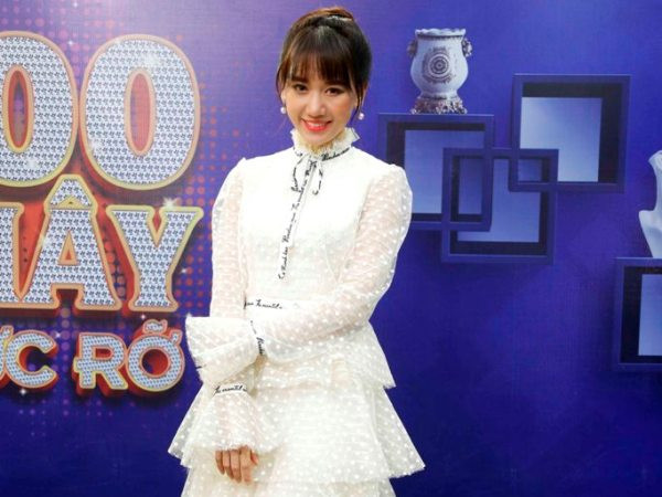 Miệt mài tham gia các show truyền hình, Hari Won ngầm phủ nhận tin đồn đang mang thai?