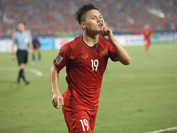 Báo Trung Quốc: "Quang Hải có thể đạt tới đẳng cấp của Son Heung Min"