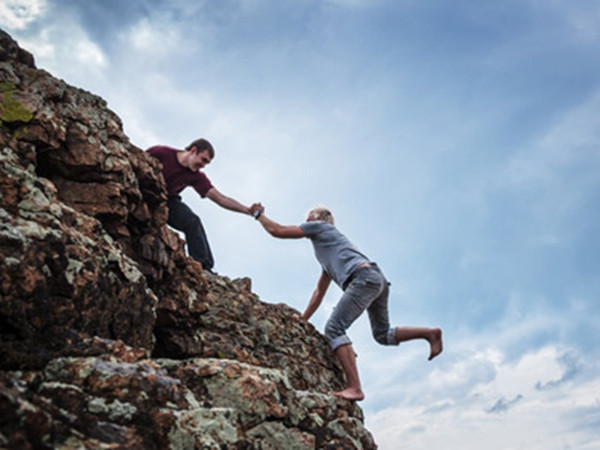 Bạn không cô độc đâu - luôn có những người sẵn sàng giúp đỡ