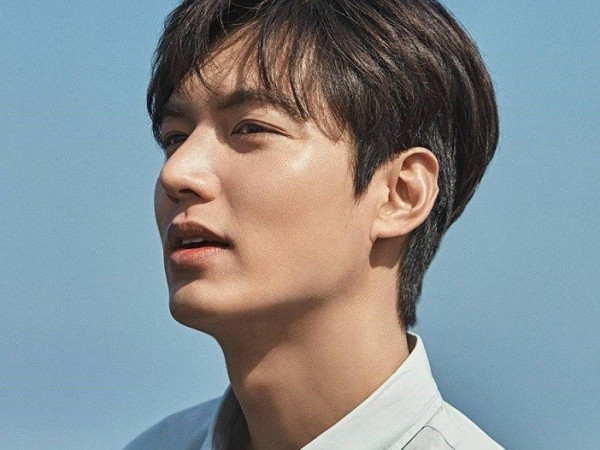 Đi qua 32 nồi bánh chưng rồi, Lee Min Ho giờ mới biết livestream là gì