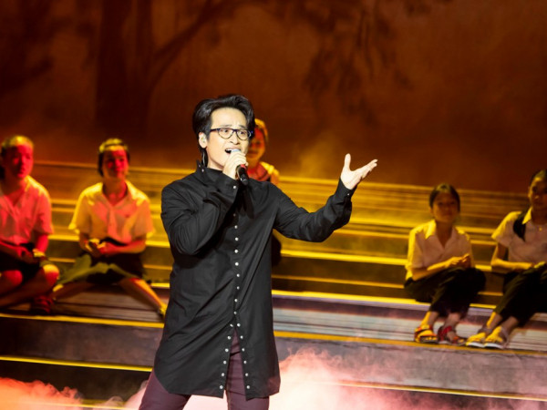 Nhìn lại liveshow tại Hội An, fan Hà Anh Tuấn háo hức chờ hai đêm diễn Hà Nội và Sài Gòn