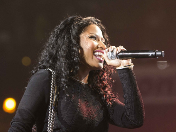 Bị “hủy show” vì lý do kĩ thuật, nhưng hành động này của Nicki Minaj mới khiến fan “đổ gục”!