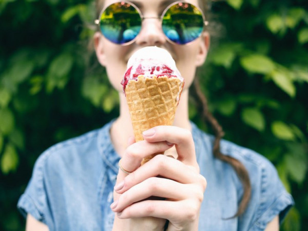 Muốn biết Crush có phải một nửa của bạn không, hãy rủ người ấy đi ăn kem