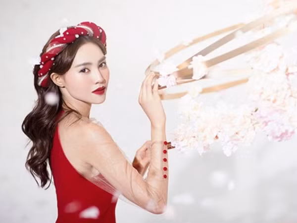 Có gì bất ngờ khi ghé thăm “hậu cung” của “cô Cám” Ninh Dương Lan Ngọc?