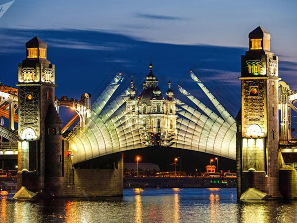 Khám phá vẻ đẹp kỳ ảo của những đêm trắng ở St Petersburg