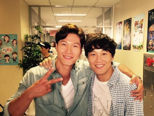 "Hổ" Kim Jong Kook bị nam diễn viên Cha Tae Hyun "tố" đã có bạn gái ở Mỹ?