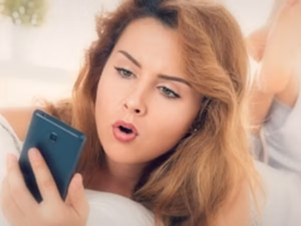 "Mười vạn lý do vì sao" 12 chòm sao nam không trả lời tin nhắn của bạn